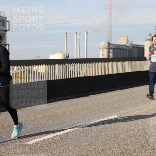 03.10.2025 - Köhlbrandbrückenlauf Lena Gebhardt http://msf.ph/oto/9143562 03.10.2025 10:01:24 Position 2 1698 meine-sportfotos.de
