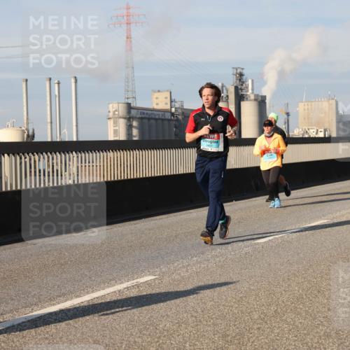 03.10.2025 - Köhlbrandbrückenlauf Lena Gebhardt http://msf.ph/oto/9143565 03.10.2025 10:01:25 Position 2 3407 meine-sportfotos.de