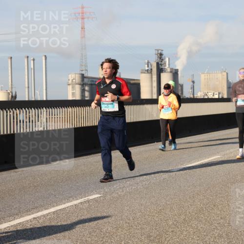 03.10.2025 - Köhlbrandbrückenlauf Lena Gebhardt http://msf.ph/oto/9143570 03.10.2025 10:01:25 Position 2 3407 meine-sportfotos.de