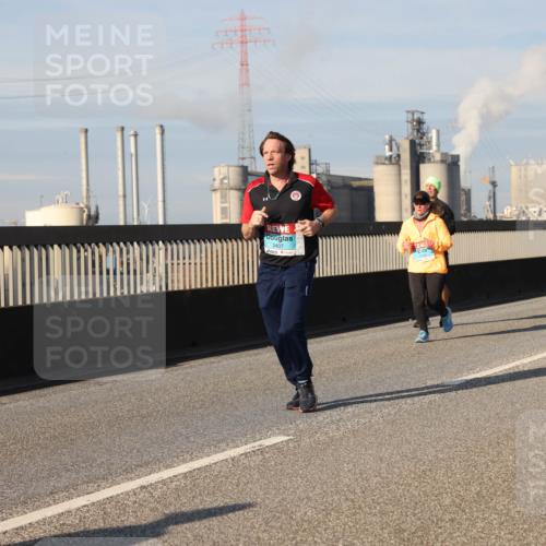 03.10.2025 - Köhlbrandbrückenlauf Lena Gebhardt http://msf.ph/oto/9143578 03.10.2025 10:01:25 Position 2 3407 meine-sportfotos.de