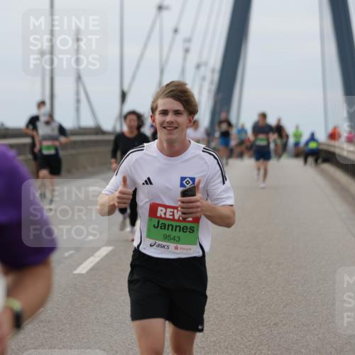 03.10.2025 - Köhlbrandbrückenlauf Jannik Wohlers http://msf.ph/oto/9143584 03.10.2025 15:44:56 Position 1 9543 meine-sportfotos.de
