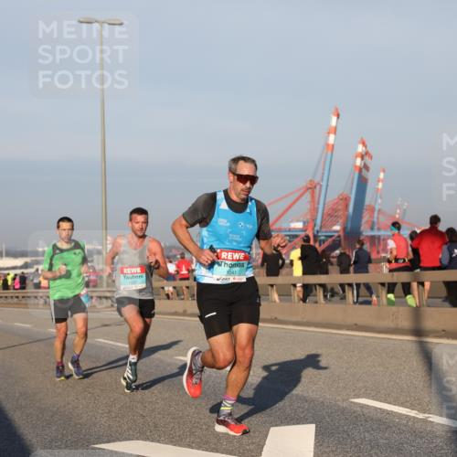 03.10.2025 - Köhlbrandbrückenlauf Yannick Fuchs http://msf.ph/oto/9143586 03.10.2025 08:30:47 Position 2 1041 meine-sportfotos.de
