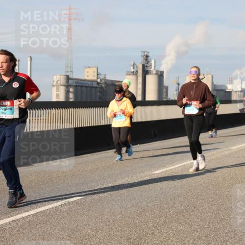 03.10.2025 - Köhlbrandbrückenlauf Lena Gebhardt http://msf.ph/oto/9143591 03.10.2025 10:01:26 Position 2 3407 meine-sportfotos.de
