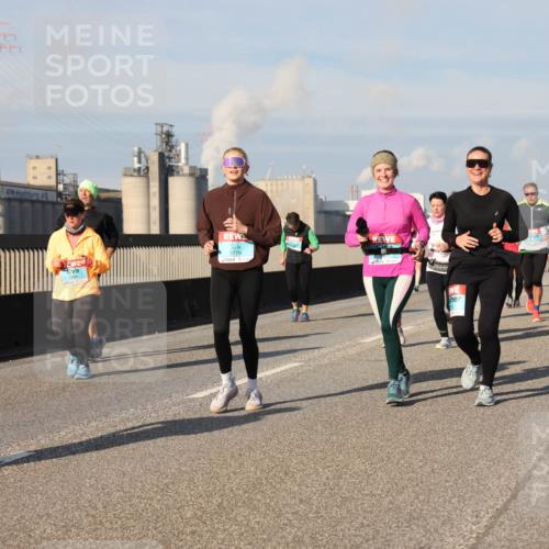 03.10.2025 - Köhlbrandbrückenlauf Lena Gebhardt http://msf.ph/oto/9143594 03.10.2025 10:01:26 Position 2 1994, 3770 meine-sportfotos.de