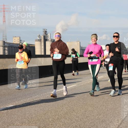 03.10.2025 - Köhlbrandbrückenlauf Lena Gebhardt http://msf.ph/oto/9143600 03.10.2025 10:01:27 Position 2  meine-sportfotos.de