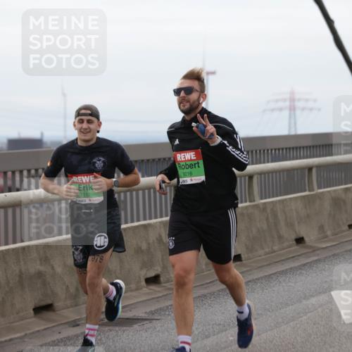 03.10.2025 - Köhlbrandbrückenlauf Jannik Wohlers http://msf.ph/oto/9143603 03.10.2025 15:44:58 Position 1 7112, 9216, 98, 1978 meine-sportfotos.de