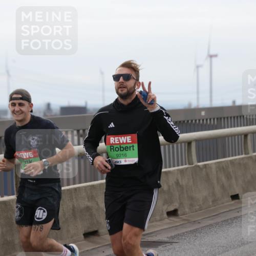 03.10.2025 - Köhlbrandbrückenlauf Jannik Wohlers http://msf.ph/oto/9143625 03.10.2025 15:44:59 Position 1 9216, 1978 meine-sportfotos.de