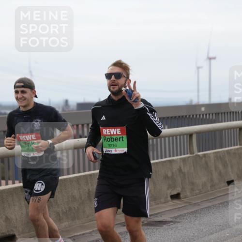 03.10.2025 - Köhlbrandbrückenlauf Jannik Wohlers http://msf.ph/oto/9143629 03.10.2025 15:44:59 Position 1 7112, 9216, 978 meine-sportfotos.de