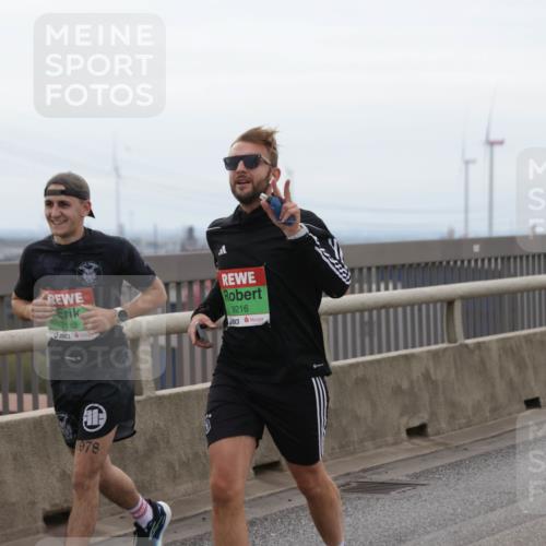 03.10.2025 - Köhlbrandbrückenlauf Jannik Wohlers http://msf.ph/oto/9143634 03.10.2025 15:44:59 Position 1 7112, 9216, 1978 meine-sportfotos.de