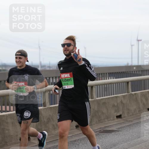 03.10.2025 - Köhlbrandbrückenlauf Jannik Wohlers http://msf.ph/oto/9143635 03.10.2025 15:44:59 Position 1 7112, 9216, 1978 meine-sportfotos.de