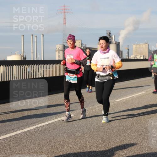 03.10.2025 - Köhlbrandbrückenlauf Lena Gebhardt http://msf.ph/oto/9143651 03.10.2025 10:01:29 Position 2 4 meine-sportfotos.de