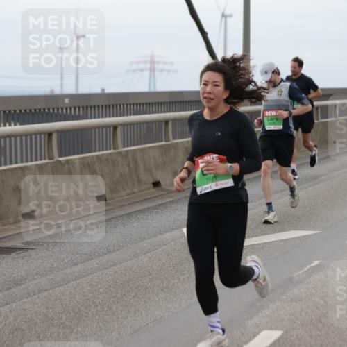 03.10.2025 - Köhlbrandbrückenlauf Jannik Wohlers http://msf.ph/oto/9143655 03.10.2025 15:45:00 Position 1 70, 1 meine-sportfotos.de