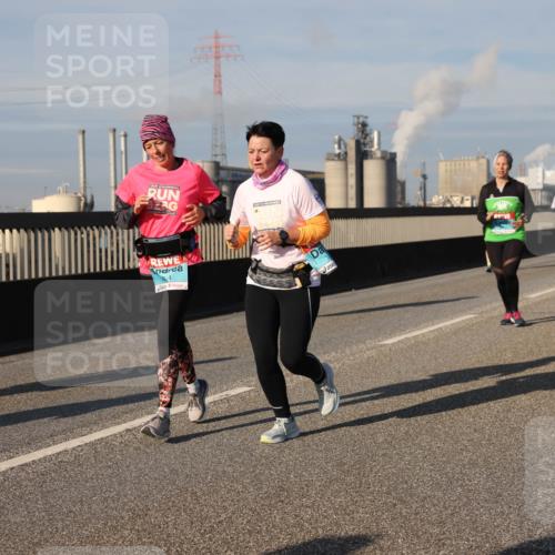 03.10.2025 - Köhlbrandbrückenlauf Lena Gebhardt http://msf.ph/oto/9143662 03.10.2025 10:01:30 Position 2  meine-sportfotos.de