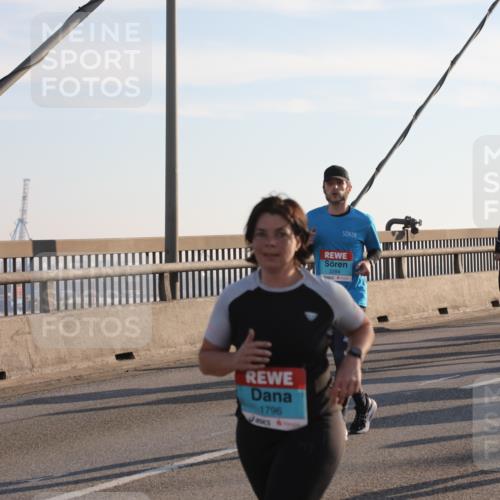 03.10.2025 - Köhlbrandbrückenlauf Yannick Fuchs http://msf.ph/oto/9143663 03.10.2025 08:31:06 Position 2 1796, 3394, 2832 meine-sportfotos.de