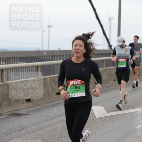 03.10.2025 - Köhlbrandbrückenlauf Jannik Wohlers http://msf.ph/oto/9143670 03.10.2025 15:45:00 Position 1 7071 meine-sportfotos.de