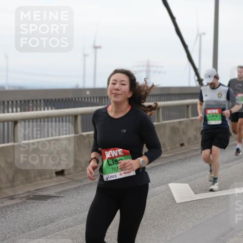 03.10.2025 - Köhlbrandbrückenlauf Jannik Wohlers http://msf.ph/oto/9143671 03.10.2025 15:45:00 Position 1 707 meine-sportfotos.de
