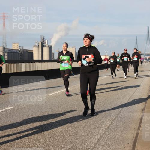 03.10.2025 - Köhlbrandbrückenlauf Lena Gebhardt http://msf.ph/oto/9143675 03.10.2025 10:01:30 Position 2  meine-sportfotos.de