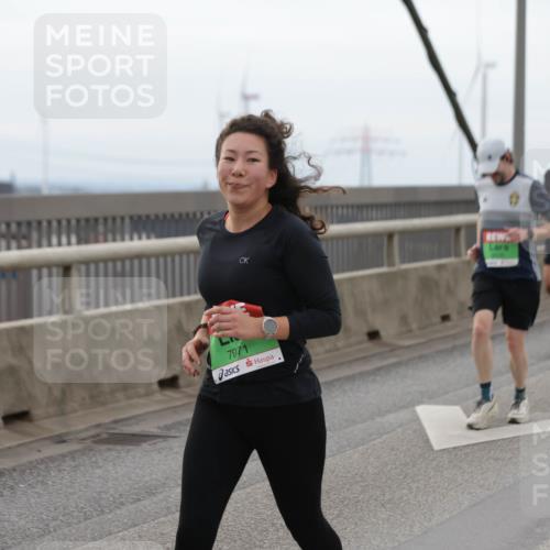 03.10.2025 - Köhlbrandbrückenlauf Jannik Wohlers http://msf.ph/oto/9143676 03.10.2025 15:45:01 Position 1 7071 meine-sportfotos.de