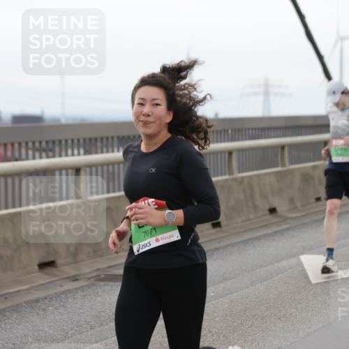 03.10.2025 - Köhlbrandbrückenlauf Jannik Wohlers http://msf.ph/oto/9143680 03.10.2025 15:45:01 Position 1 7071 meine-sportfotos.de