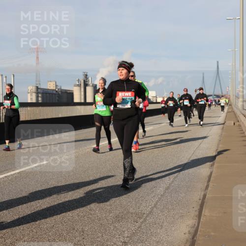 03.10.2025 - Köhlbrandbrückenlauf Lena Gebhardt http://msf.ph/oto/9143684 03.10.2025 10:01:31 Position 2  meine-sportfotos.de