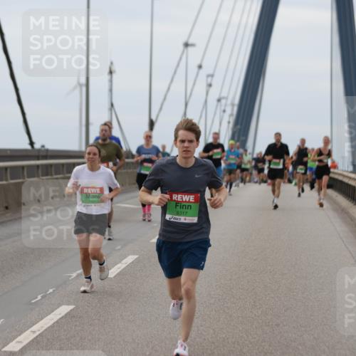 03.10.2025 - Köhlbrandbrückenlauf Jannik Wohlers http://msf.ph/oto/9143713 03.10.2025 15:45:03 Position 1 7437, 9317 meine-sportfotos.de