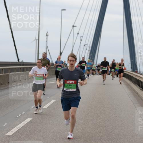 03.10.2025 - Köhlbrandbrückenlauf Jannik Wohlers http://msf.ph/oto/9143715 03.10.2025 15:45:03 Position 1 9317 meine-sportfotos.de