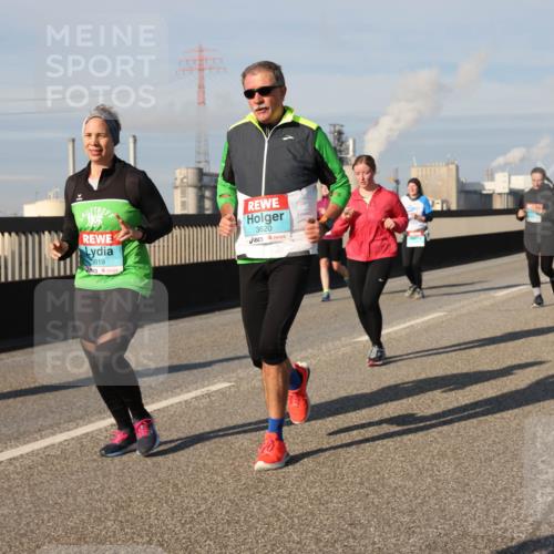 03.10.2025 - Köhlbrandbrückenlauf Lena Gebhardt http://msf.ph/oto/9143716 03.10.2025 10:01:33 Position 2 3619, 3620 meine-sportfotos.de