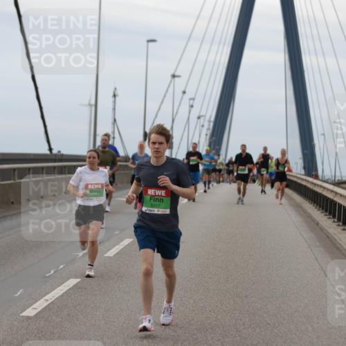 03.10.2025 - Köhlbrandbrückenlauf Jannik Wohlers http://msf.ph/oto/9143720 03.10.2025 15:45:03 Position 1 9317 meine-sportfotos.de