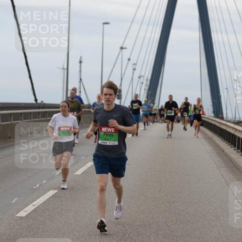 03.10.2025 - Köhlbrandbrückenlauf Jannik Wohlers http://msf.ph/oto/9143722 03.10.2025 15:45:04 Position 1 9317 meine-sportfotos.de