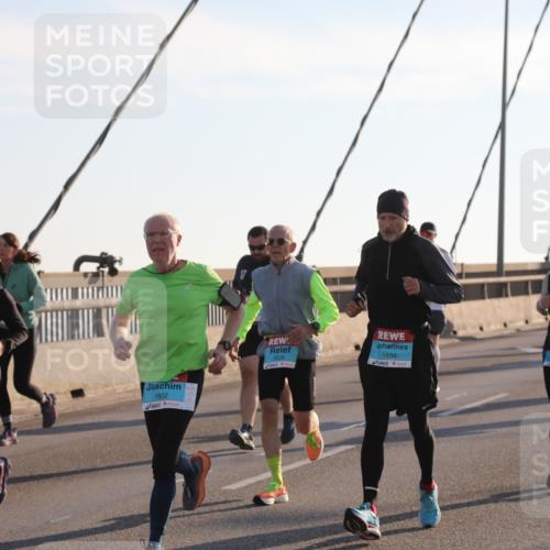 03.10.2025 - Köhlbrandbrückenlauf Yannick Fuchs http://msf.ph/oto/9143737 03.10.2025 08:31:13 Position 2 1615, 1802, 3528, 1634, 2499 meine-sportfotos.de