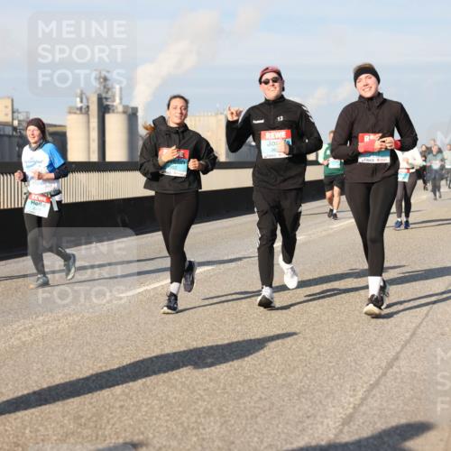 03.10.2025 - Köhlbrandbrückenlauf Lena Gebhardt http://msf.ph/oto/9143745 03.10.2025 10:01:34 Position 2 1992, 13 meine-sportfotos.de