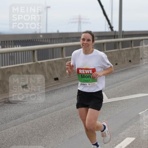 03.10.2025 - Köhlbrandbrückenlauf Jannik Wohlers http://msf.ph/oto/9143749 03.10.2025 15:45:06 Position 1 7437 meine-sportfotos.de
