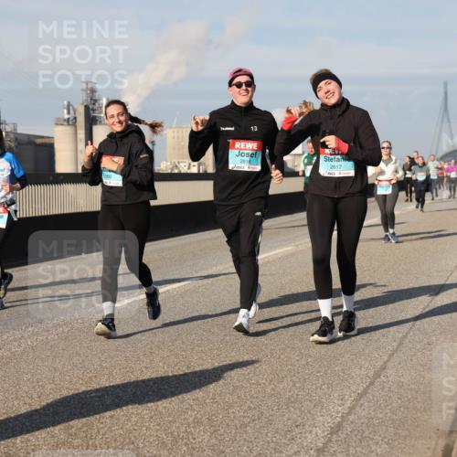 03.10.2025 - Köhlbrandbrückenlauf Lena Gebhardt http://msf.ph/oto/9143753 03.10.2025 10:01:35 Position 2 1992, 13, 2616, 2617 meine-sportfotos.de