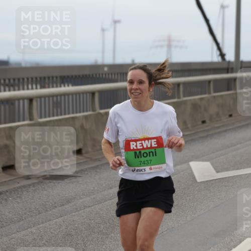 03.10.2025 - Köhlbrandbrückenlauf Jannik Wohlers http://msf.ph/oto/9143758 03.10.2025 15:45:06 Position 1 7437 meine-sportfotos.de