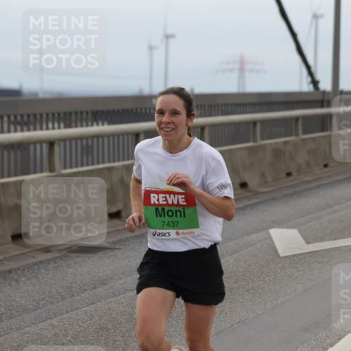 03.10.2025 - Köhlbrandbrückenlauf Jannik Wohlers http://msf.ph/oto/9143763 03.10.2025 15:45:06 Position 1 7437 meine-sportfotos.de