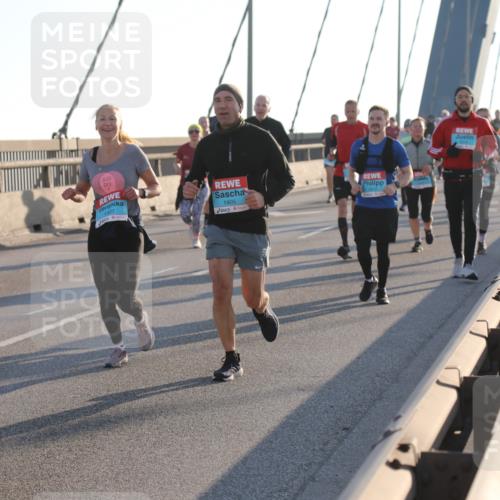 03.10.2025 - Köhlbrandbrückenlauf Yannick Fuchs http://msf.ph/oto/9143777 03.10.2025 08:31:16 Position 2 1907, 1905, 2812 meine-sportfotos.de