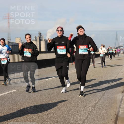 03.10.2025 - Köhlbrandbrückenlauf Lena Gebhardt http://msf.ph/oto/9143785 03.10.2025 10:01:35 Position 2 41, 1992, 13, 2616, 2617 meine-sportfotos.de