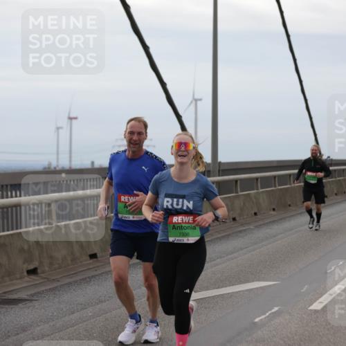 03.10.2025 - Köhlbrandbrückenlauf Jannik Wohlers http://msf.ph/oto/9143823 03.10.2025 15:45:10 Position 1 7336 meine-sportfotos.de