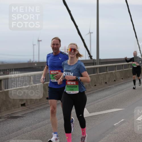 03.10.2025 - Köhlbrandbrückenlauf Jannik Wohlers http://msf.ph/oto/9143828 03.10.2025 15:45:10 Position 1 7336 meine-sportfotos.de