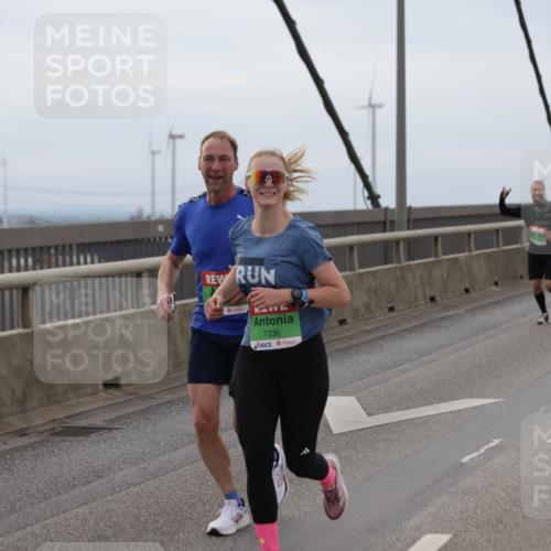 03.10.2025 - Köhlbrandbrückenlauf Jannik Wohlers http://msf.ph/oto/9143832 03.10.2025 15:45:11 Position 1 7336 meine-sportfotos.de
