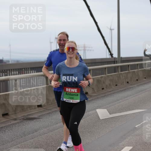 03.10.2025 - Köhlbrandbrückenlauf Jannik Wohlers http://msf.ph/oto/9143835 03.10.2025 15:45:11 Position 1 2024, 7336 meine-sportfotos.de