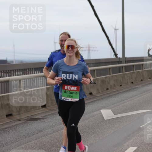 03.10.2025 - Köhlbrandbrückenlauf Jannik Wohlers http://msf.ph/oto/9143838 03.10.2025 15:45:11 Position 1 2024, 7336 meine-sportfotos.de