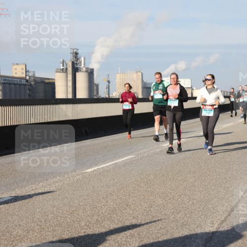 03.10.2025 - Köhlbrandbrückenlauf Lena Gebhardt http://msf.ph/oto/9143842 03.10.2025 10:01:37 Position 2  meine-sportfotos.de