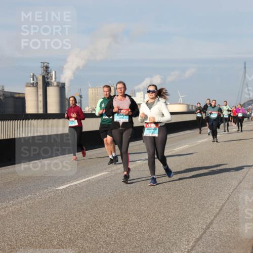 03.10.2025 - Köhlbrandbrückenlauf Lena Gebhardt http://msf.ph/oto/9143850 03.10.2025 10:01:38 Position 2 2217 meine-sportfotos.de