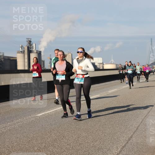 03.10.2025 - Köhlbrandbrückenlauf Lena Gebhardt http://msf.ph/oto/9143865 03.10.2025 10:01:39 Position 2 2218, 221 meine-sportfotos.de