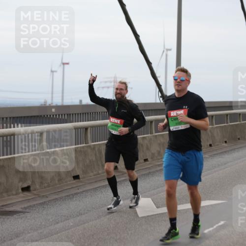 03.10.2025 - Köhlbrandbrückenlauf Jannik Wohlers http://msf.ph/oto/9143880 03.10.2025 15:45:13 Position 1 8824, 8923, 9099 meine-sportfotos.de