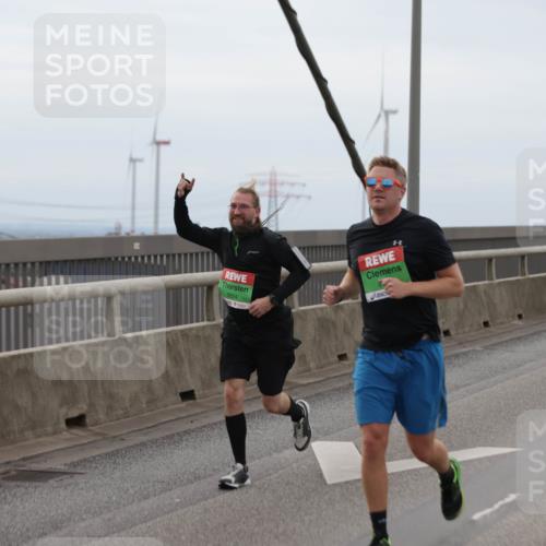 03.10.2025 - Köhlbrandbrückenlauf Jannik Wohlers http://msf.ph/oto/9143887 03.10.2025 15:45:13 Position 1 8824, 9099 meine-sportfotos.de