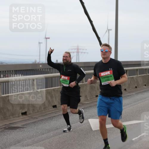 03.10.2025 - Köhlbrandbrückenlauf Jannik Wohlers http://msf.ph/oto/9143889 03.10.2025 15:45:13 Position 1 8824, 8923, 9099 meine-sportfotos.de
