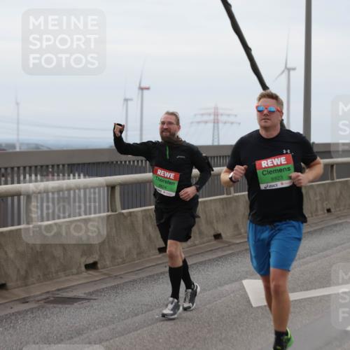03.10.2025 - Köhlbrandbrückenlauf Jannik Wohlers http://msf.ph/oto/9143895 03.10.2025 15:45:13 Position 1 1531, 8824, 8923, 9099 meine-sportfotos.de