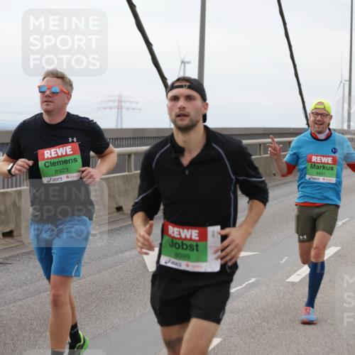 03.10.2025 - Köhlbrandbrückenlauf Jannik Wohlers http://msf.ph/oto/9143910 03.10.2025 15:45:14 Position 1 8824, 8923, 9099, 9451 meine-sportfotos.de